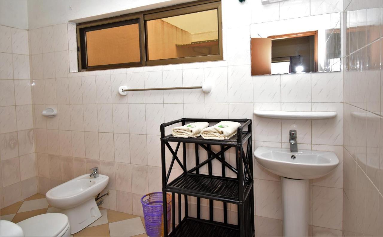 B&B Chez Rita Cotonou Buitenkant foto